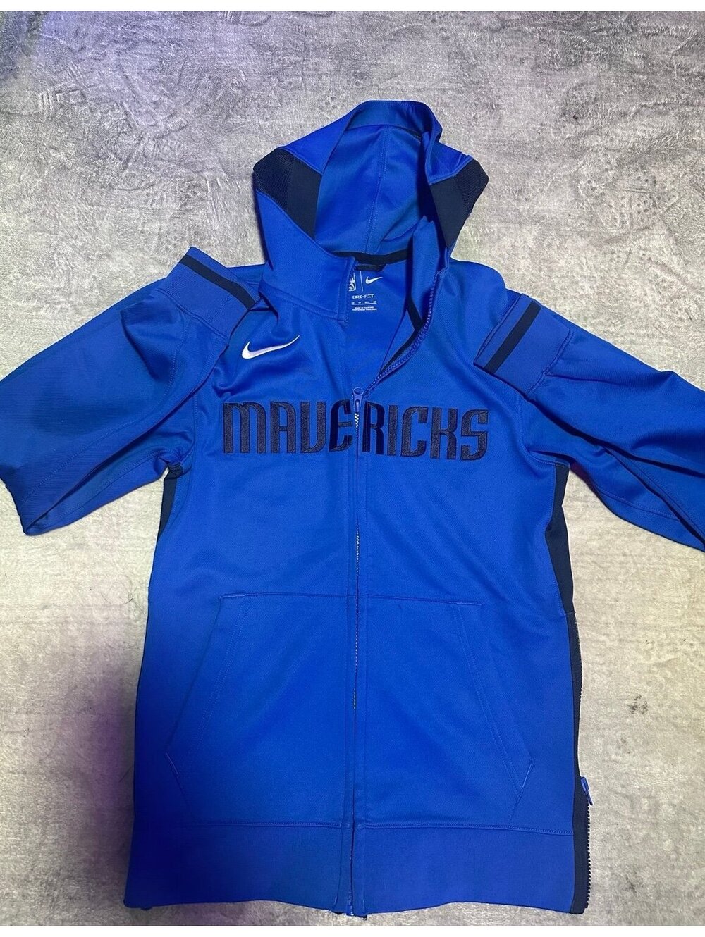 Nike Dri-Fit Dallas Mavericks  Blue Zip Up Hoodie SIZE: XS